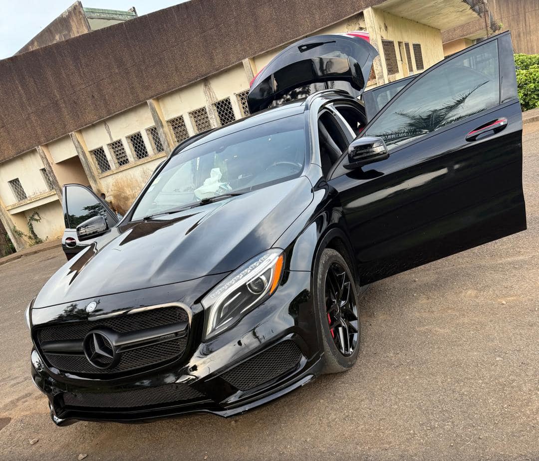 Mercedes-Benz luxury car rental in Douala Cameroon premium vehicle hire